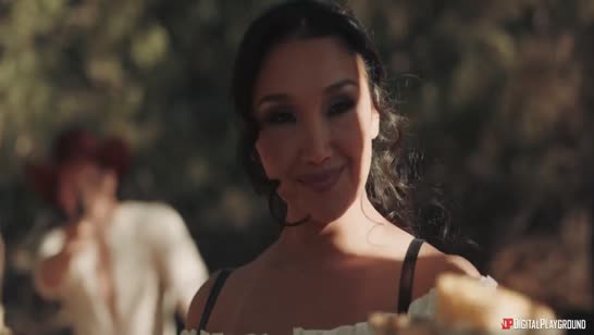 Бравый ковбой трахнул азиатскую красотку Vicki Chase #1