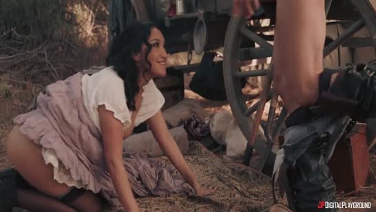 Бравый ковбой трахнул азиатскую красотку Vicki Chase #6