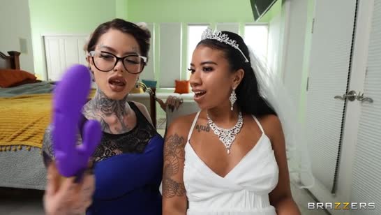 Неформальные подружки невесты устроили жесткий групповой разврат #1