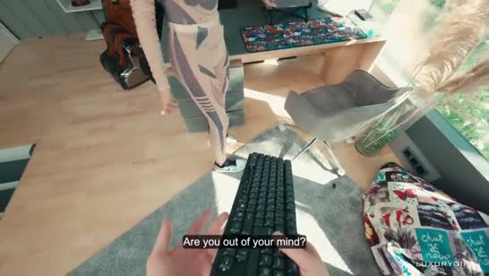 Агрессивной телочке просто не хватало хорошей вздрючки