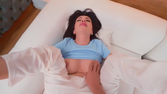 Слишком откровенная поза жена сразу пробудила стояк мужа #6