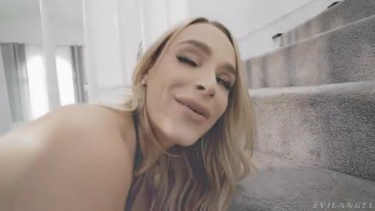 Гламурная блонди Emma Hix устроила ухажеру эротичный сюрприз #5