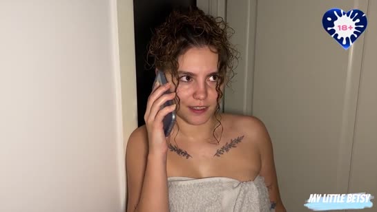 Брюнетка танцует в секс наряде и начинает отсасывать #1