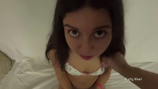 Парень согласился поделиться своей девушкой ради кредитов