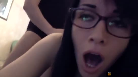 Молодая студентка аккуратно раздевается и встает в позу #7