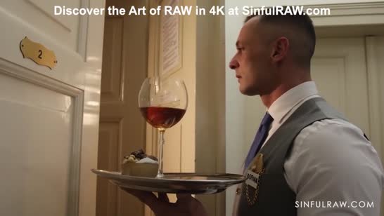 Пьяная хозяйка раскрутила дворецкого на порево #1