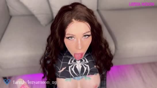 Вебкамщица в косплей наряде опробовала новые игрушки #8