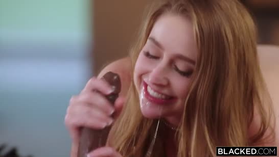 Чел страстно вылизывает киску любовнице и она хочет глубокого порева