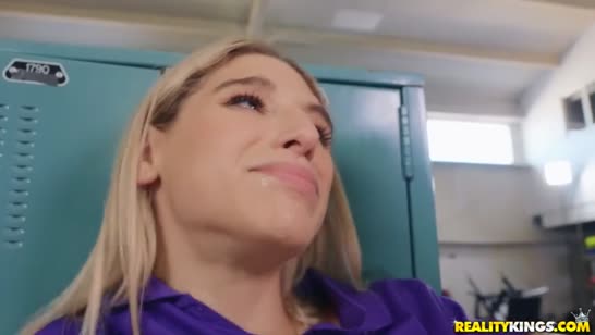 Эффектная спортивная чикуля шпилится с качком прямо в зале #7